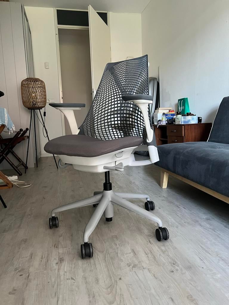 Herman Miller Sayl, Ophalen, Zo goed als nieuw, Grijs, Bureaustoel