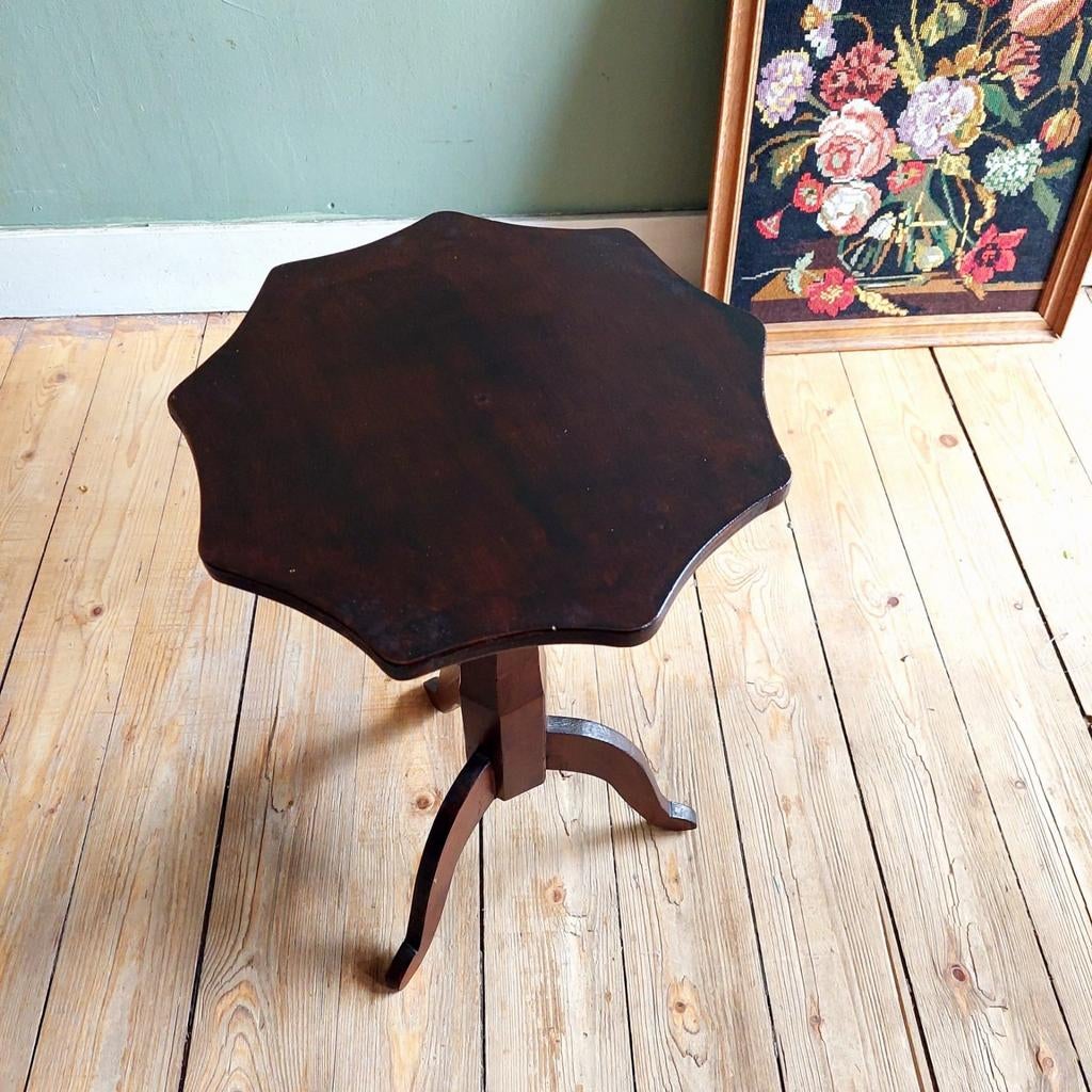 Lucky Vintage Houten vintage bijzettafeltje handgemaakt, Huis en Inrichting, Tafels | Bijzettafels, Ophalen, Minder dan 55 cm