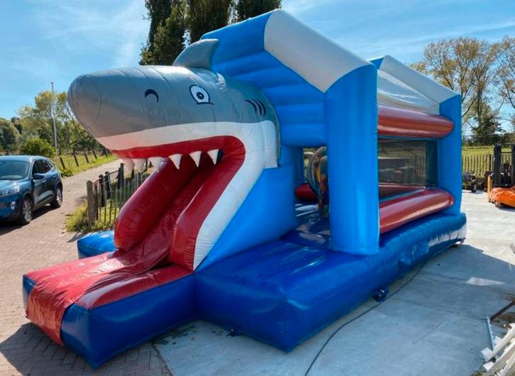 Te Huur: Drogeham Springkussen+Glijbaan., Hobby en Vrije tijd, Feestartikelen | Verhuur, Zo goed als nieuw, Overige, Ophalen of Verzenden