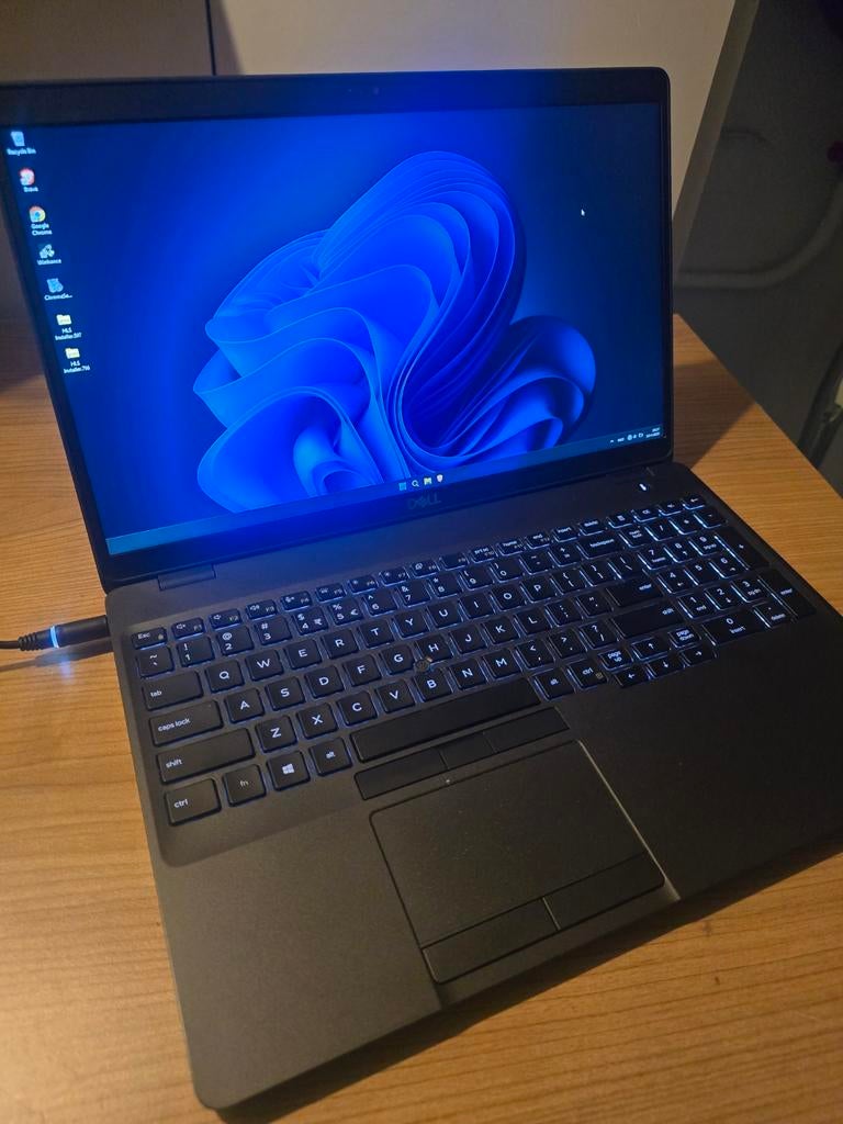 Dell laptop 8th core i5 - 8GB & SSD + W11 - simkaart optie!, Ophalen of Verzenden