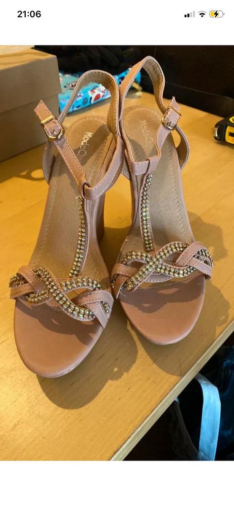 Leuke oudroze pump/ wedges maat 38, Kleding | Dames, Schoenen, Zo goed als nieuw, Roze, Sandalen of Muiltjes, Ophalen of Verzenden