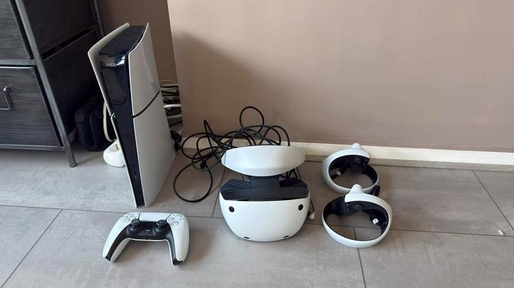 PlayStation 5 Digital Edition met PSVR2 Virtual Reality Set, Spelcomputers en Games, Spelcomputers | Sony PlayStation 5, Zo goed als nieuw