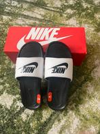 Nike slippers - Zwart/Wit, Kleding | Dames, Ophalen of Verzenden, Nieuw, Zwart, Slippers