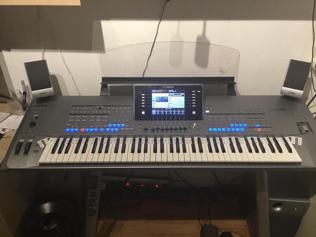 Te koop compl, als nieuw TYROS 5 XXL met flytcase zie foto,s, Muziek en Instrumenten, Keyboards, Yamaha, Ophalen of Verzenden