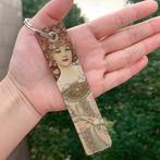 Alphonse Mucha Reverie Stoffen Jugendstil Sleutelhanger, Ophalen of Verzenden, Nieuw