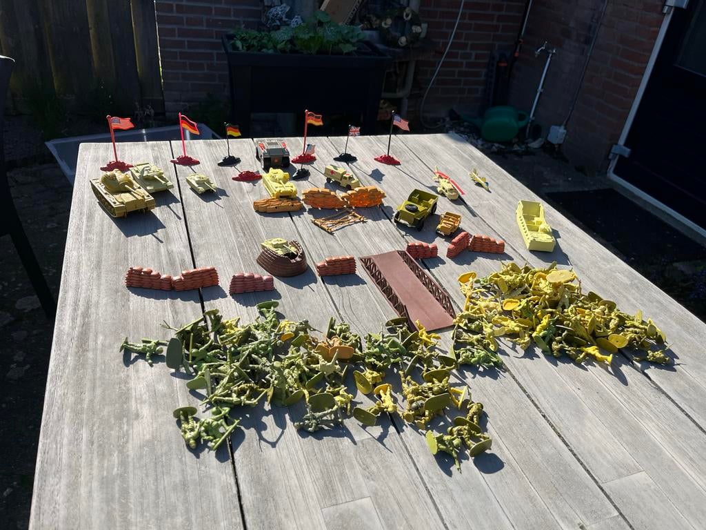 Grote set legerpoppetjes en voertuigen, Ophalen of Verzenden, Gebruikt