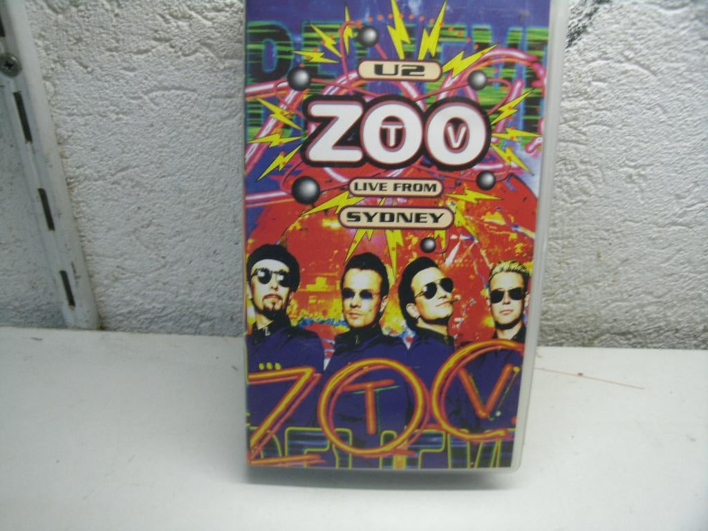 vhs 32b u2 zoo tv live from sydney, Alle leeftijden, Ophalen of Verzenden, Zo goed als nieuw, Overige genres