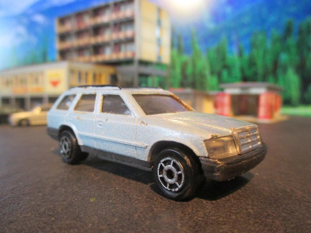 1:58 Mercedes Benz W124 300TE Stationcar - Majorette, Ophalen of Verzenden, Gebruikt, Auto