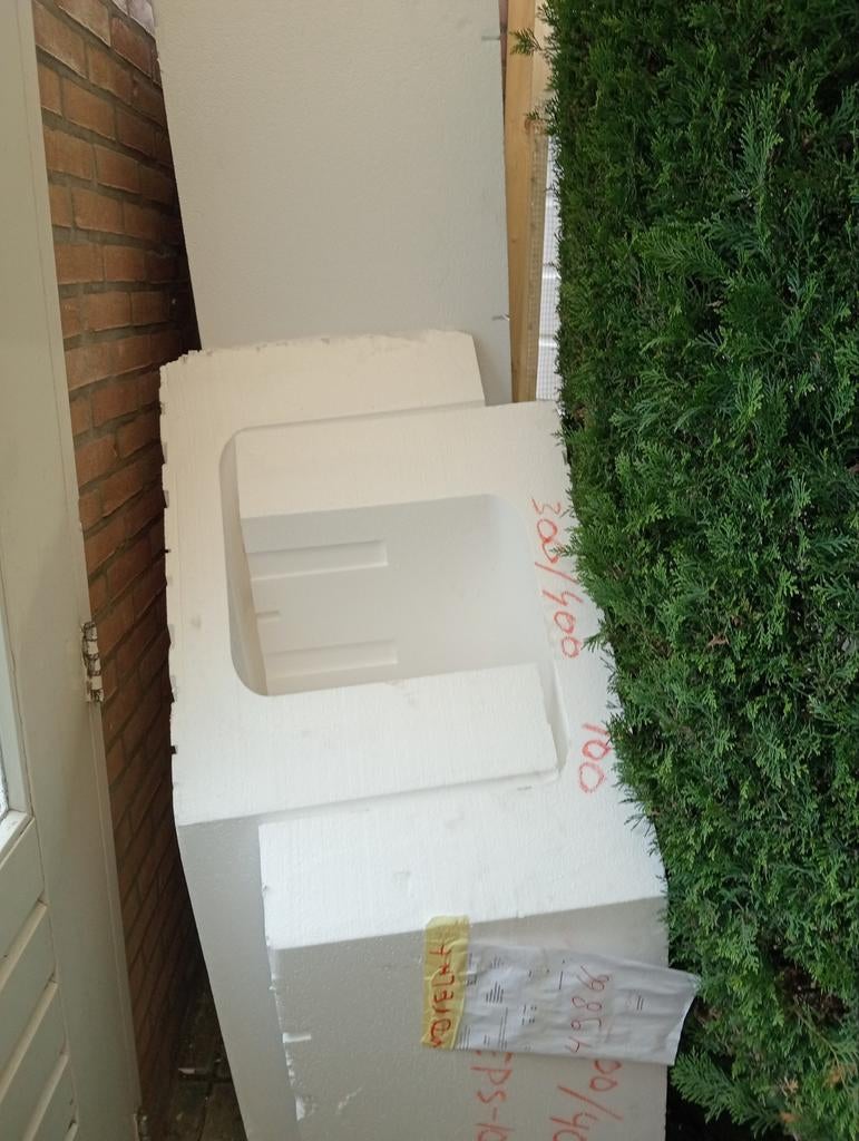 2xBetonkisten  124x30x40 plus hoekstuk 90x,90, Ophalen of Verzenden, Overige materialen, Minder dan 4 cm, 15 m² of meer