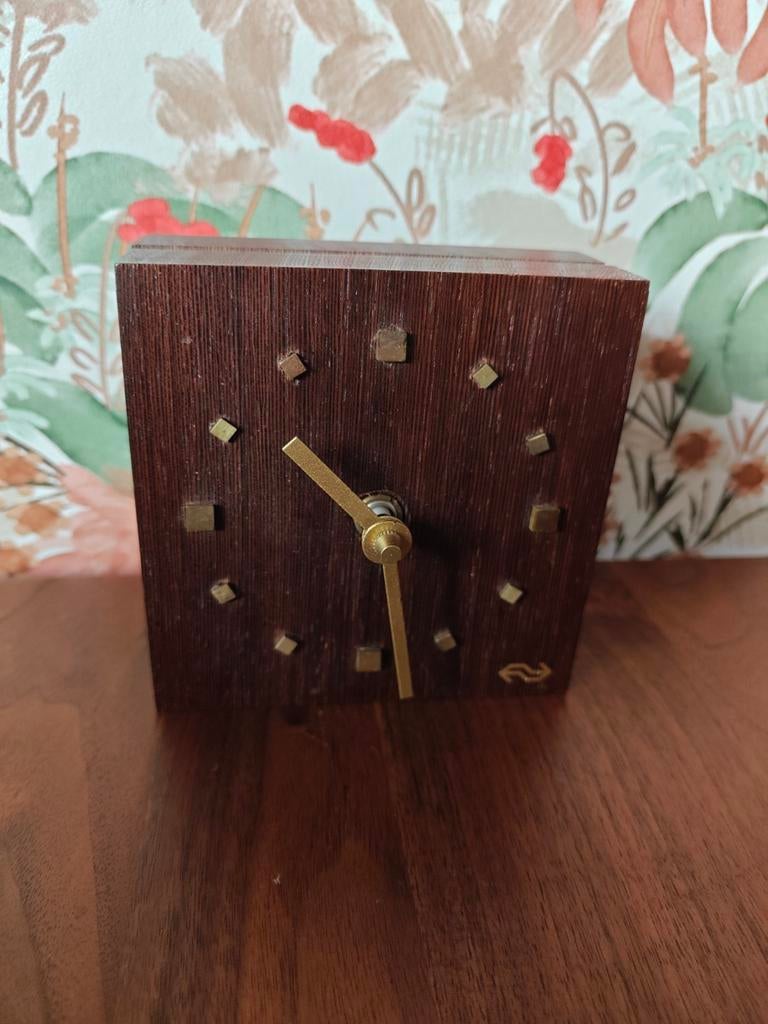 Walnoten tafelklokje NS Nederlandse Spoorwegen, Ophalen of Verzenden