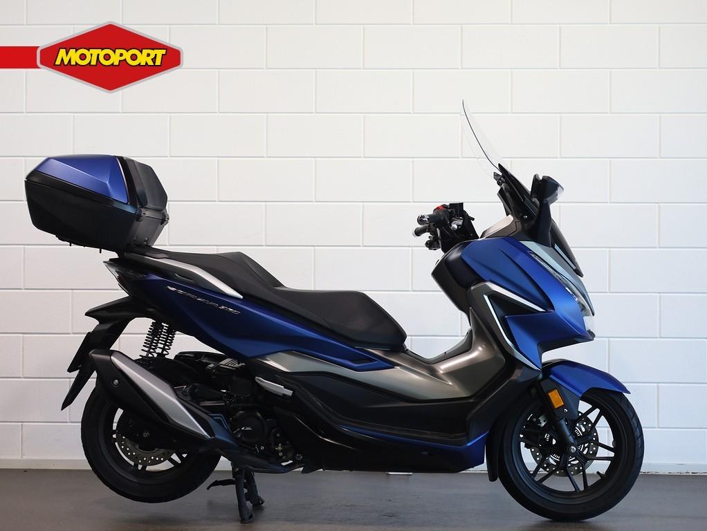 Honda FORZA 350 Smartphone Voice Control System (bj 2021), Motoren, Motoren | Honda, Bedrijf, Scooter