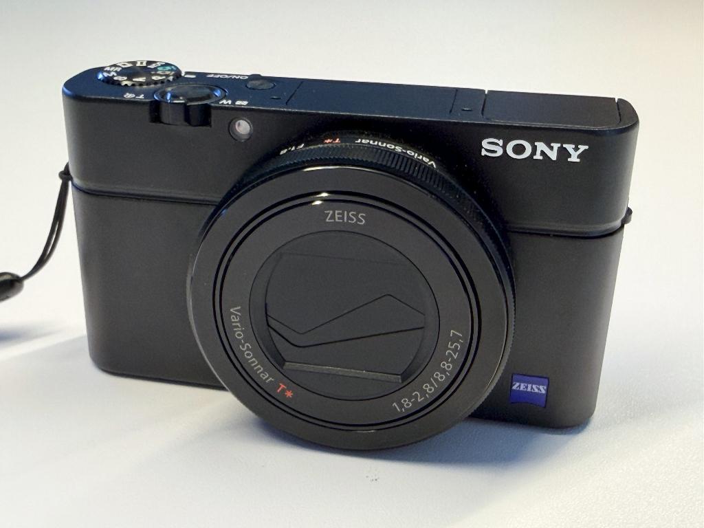 Sony RX100 III + Sony hard case + doos, 20 Megapixel, Compact, Ophalen of Verzenden, Zo goed als nieuw