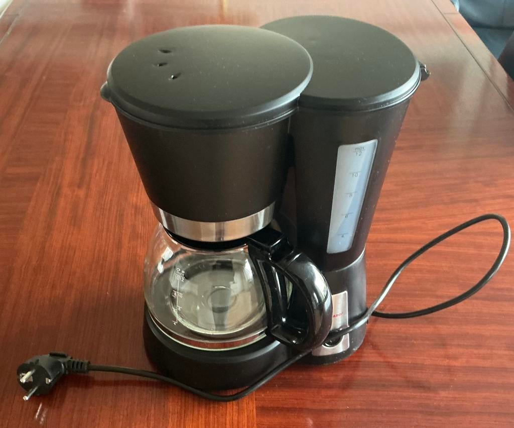 Koffiezetapparaat Tomado, 10 kopjes of meer, Ophalen, Zo goed als nieuw, Koffiemachine