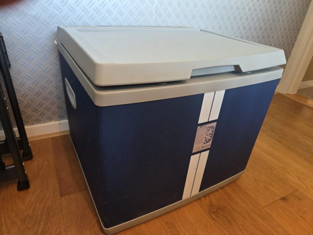 Mobicool B40, Caravans en Kamperen, Koelboxen, Zo goed als nieuw, Koelbox, Elektrisch, Ophalen