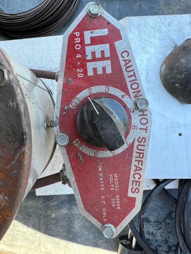 Lood melter LEE Pro 4-20 en loodmallen vislood, Ophalen, Gebruikt, Complete set