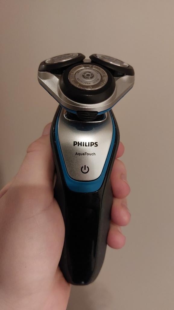 Philips AquaTouch Scheerapparaat, Ophalen of Verzenden, Scheren en Epileren
