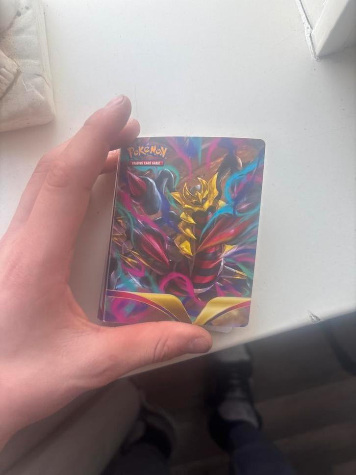 Pokémon Kaarten: Charizard VSTAR Rainbow & Sidney Trainer, Hobby en Vrije tijd, Verzamelkaartspellen | Pokémon, Zo goed als nieuw