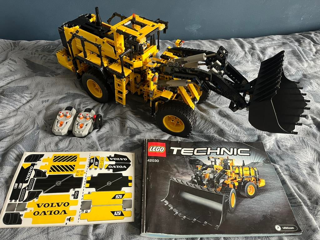 Lego technic 42030 compleet met nieuw stickervel, Kinderen en Baby's, Speelgoed | Duplo en Lego, Lego, Ophalen of Verzenden, Zo goed als nieuw