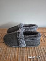 Sloffen pantoffels grijs 37 harde zool comfortabel zacht, Ophalen of Verzenden, Zo goed als nieuw, Pantoffels of Sloffen, Grijs