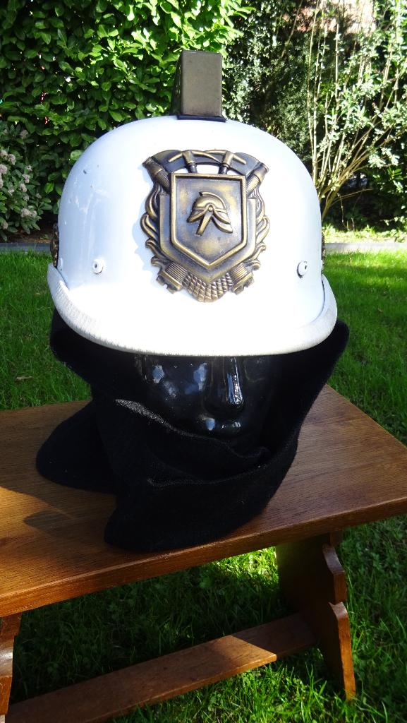 Klassieke Witte Kraaijer brandweer helm 70ger jaren, Ophalen of Verzenden, Gebruikt
