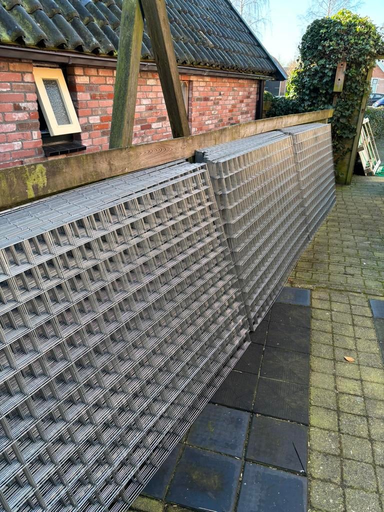 Losse gaasmatten te koop  P.ST. €10 ( betongaas . Klimop ), Ophalen, Nieuw, Draad