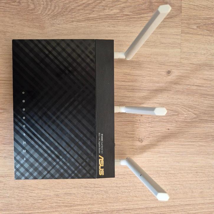 Asus RT-AC66U Router + 3x Lyra Trio (Mesh Wifi), Computers en Software, Accesspoints, Gebruikt, Ophalen