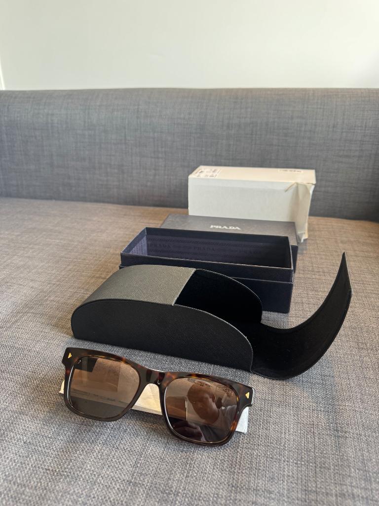 Prada PR A17S 17N70F (gloednieuw) te groot besteld…, Overige merken, Zonnebril, Bruin, Nieuw