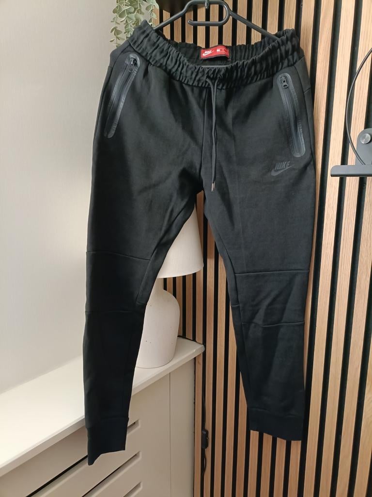 Nike Tech Fleece Joggingbroek Dames - Maat L - Zwart, Nike tech fleece, Zwart, Maat 42/44 (L), Ophalen of Verzenden