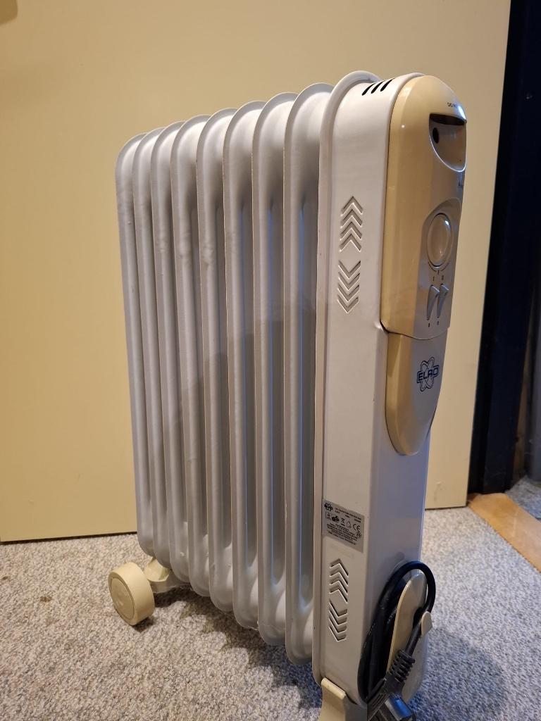 Verrijdbare radiator, Ophalen, 30 tot 80 cm, Radiator, Zo goed als nieuw
