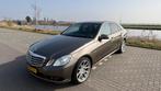 Mercedes-Benz E-Klasse 1.8 E200 CGI Sedan AUT 2011 Grijs, Auto's, 4 cilinders, 1796 cc, Origineel Nederlands, Particulier