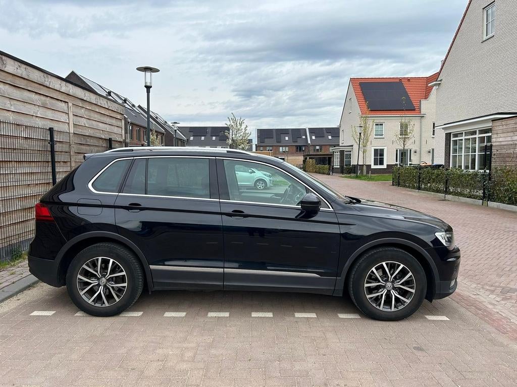 Volkswagen Tiguan 1.5 TSI ACT 150pk DSG 2019 Zwart, Stof, 1498 cc, 4 cilinders, Zwart
