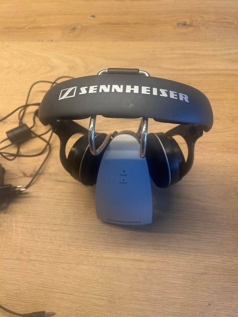Sennheiser HDR 120 II Draadloze Hoofdtelefoon met Basisstati, Sennheiser, Zo goed als nieuw, Draadloos, Op oor (supra aural)