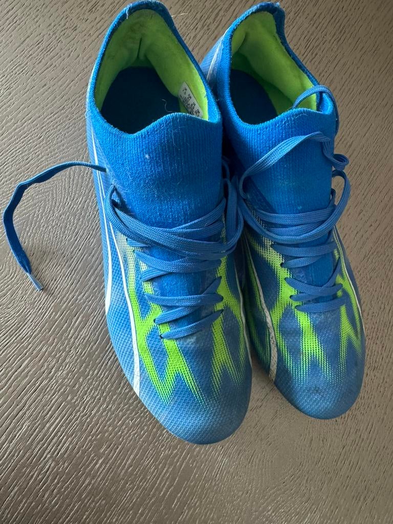 Voetbalkicks puma blauw maat 41, Sport en Fitness, Voetbal, Maat XS of kleiner, Ophalen of Verzenden, Zo goed als nieuw, Schoenen