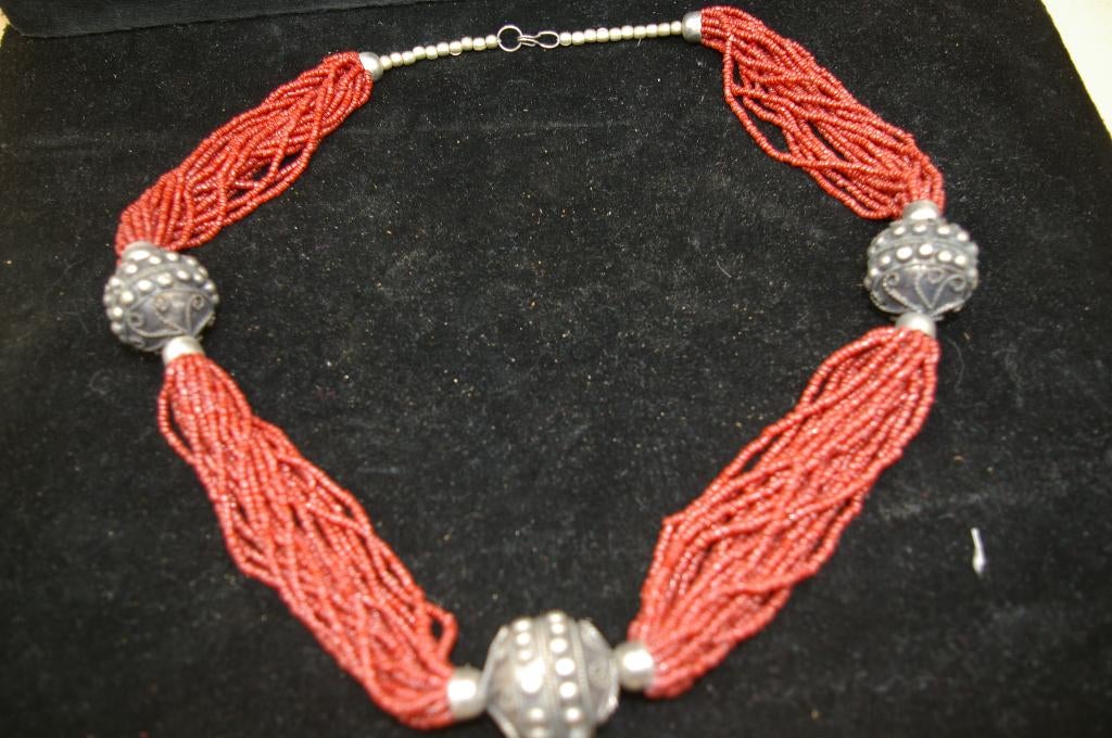 Prachtige ketting rode kralen zilverkleur, Sieraden, Tassen en Uiterlijk, Kettingen, Ophalen of Verzenden, Zo goed als nieuw, Rood