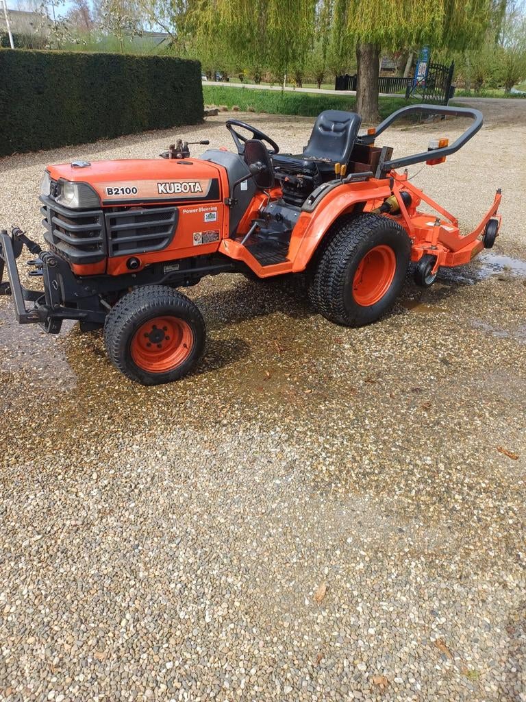 Te koop Kubota 2100  i.c.m. grasmaaier Sigma kubot, Gebruikt, Tot 2500, Tot 80 Pk, Ophalen