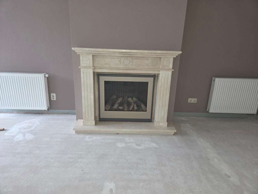 Luxe Natuurstenen Gaskachel met Schouw – Afstandsbediening, Ophalen, Zo goed als nieuw, Minder dan 10 m², Tapijt