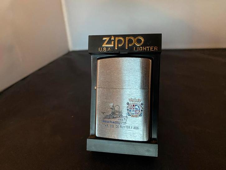 Zippo Nederlandse Marine HR. MS. De Ruyter F 806, Verzamelen, Overige Verzamelen, Zo goed als nieuw, Ophalen of Verzenden