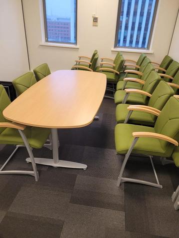 Gebruikte Kinnarps Vergadertafel beschikbaar voor biedingen