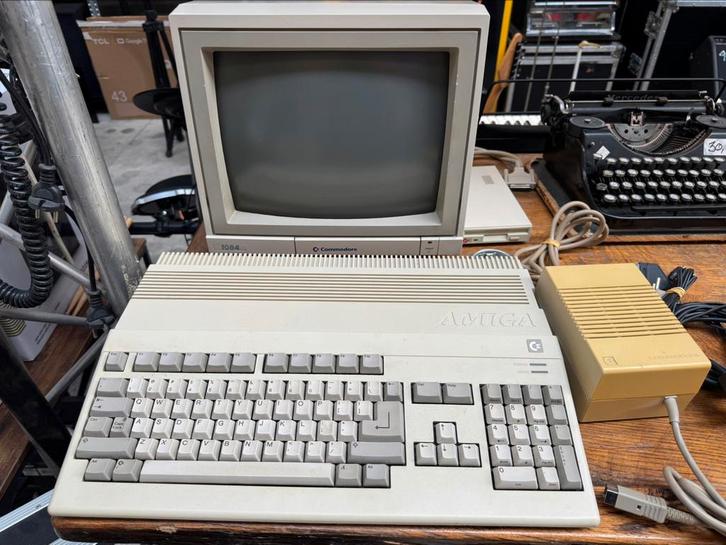 Commodore Amiga incl. Monitor + discdrive + diskettes, Computers en Software, Vintage Computers, Ophalen