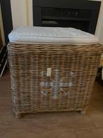 Mooie rieten hocker van riviera maison met label, Huis en Inrichting, Ophalen of Verzenden, Zo goed als nieuw, Vierkant, Riet of Rotan