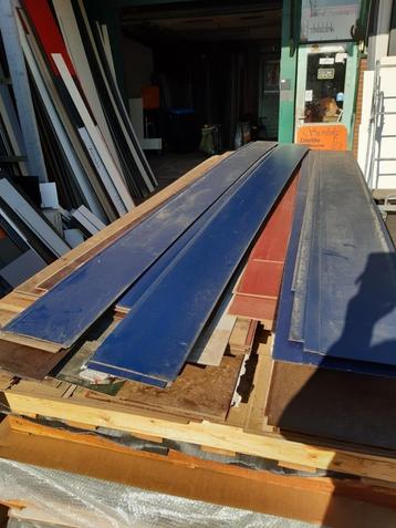 Trespa 3 mm borders 25 x 240 cm kost in teuge per st 2 euro beschikbaar voor biedingen