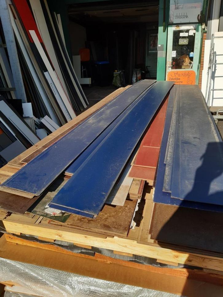 Trespa 3 mm borders 25 x 240 cm kost in teuge per st 2 euro, Doe-het-zelf en Verbouw, Hout en Planken, Nieuw, Plank, Overige houtsoorten
