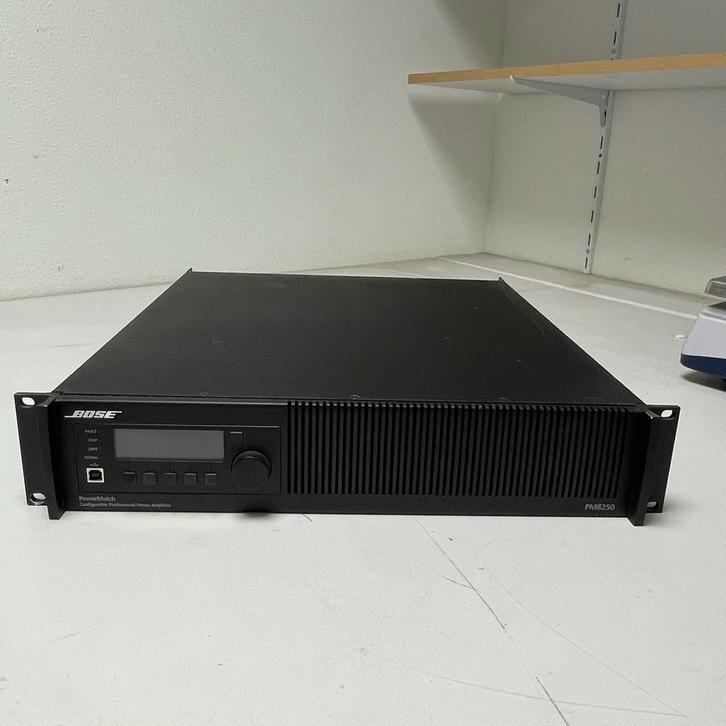 Bose PowerMatch PM8250 versterker 8x 250W/2/4/8 ohm 70/100V, Audio, Tv en Foto, Professionele Audio-, Tv- en Video-apparatuur