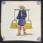Oude vintage tegel keramiek - waterdrager - wandtegel, Antiek en Kunst, Ophalen of Verzenden
