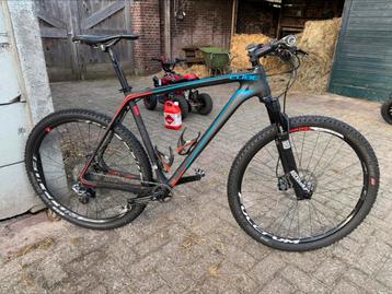 Cube hardtail 29er carbon 23 inch beschikbaar voor biedingen