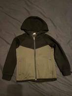 Zwart met groen vest maat 110/116, Kinderen en Baby's, Kinderkleding | Maat 110, Ophalen of Verzenden, Zo goed als nieuw, Jongen