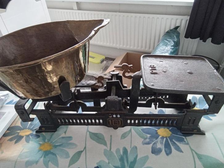 Antieke Weegschaal met Koperen Bak, Antiek en Kunst, Antiek | Gereedschap en Instrumenten, Ophalen