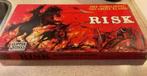 Risk in rode doos, Hobby en Vrije tijd, Gezelschapsspellen | Bordspellen, Ophalen of Verzenden, Zo goed als nieuw