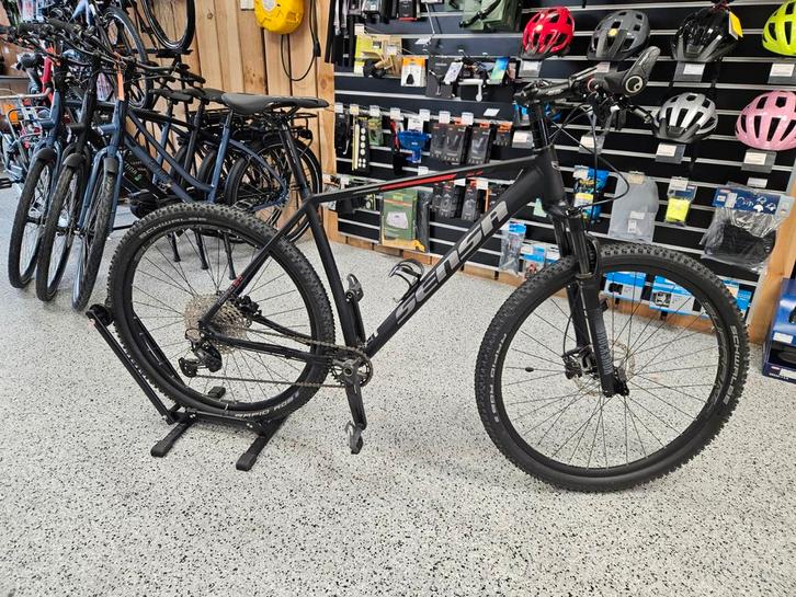 Sensa Merano Mountainbike 29 inch - Zo goed als nieuw!, Fietsen en Brommers, Fietsen | Mountainbikes en ATB, Zo goed als nieuw