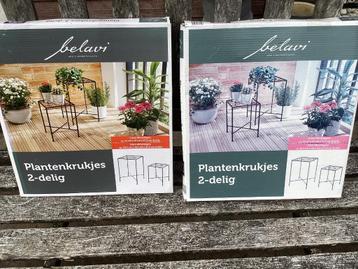Plantentafels  2 delig. Nieuw in verpakking beschikbaar voor biedingen